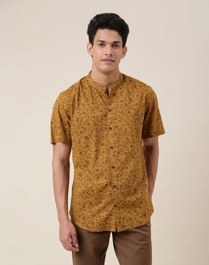 Men Regular Fit Printed Spread Casual Shirt