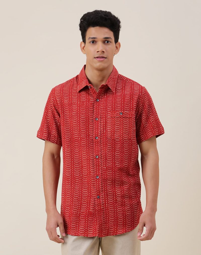 Men Regular Fit Printed Spread Casual Shirt