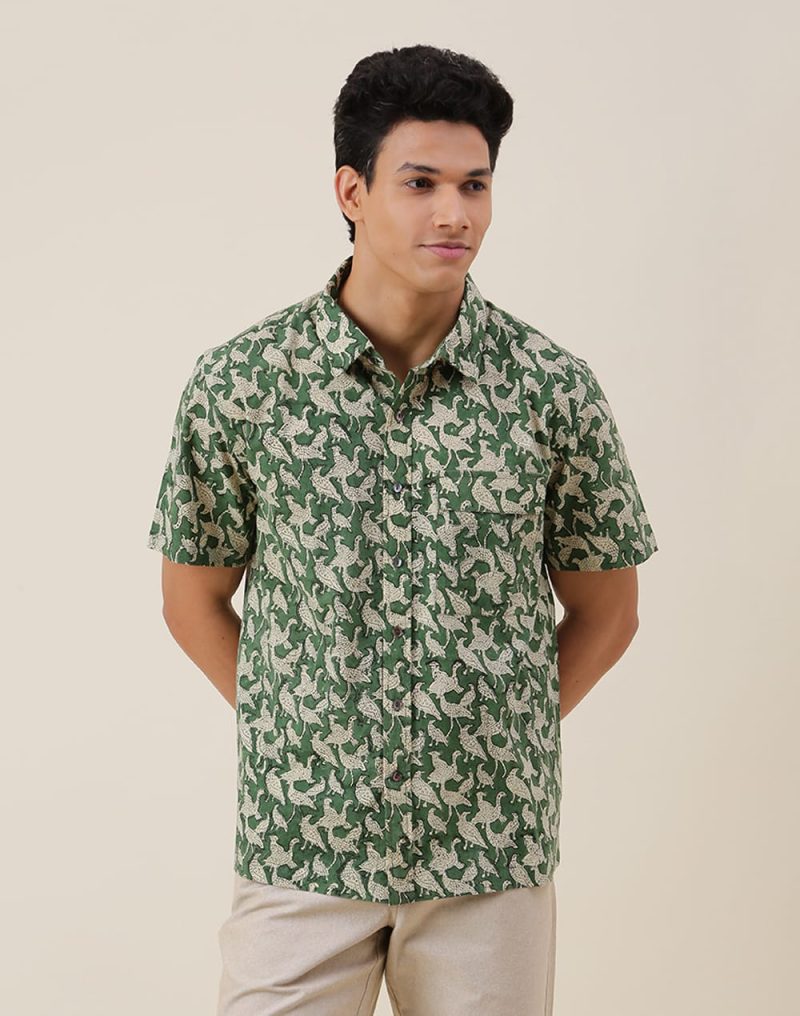 Men Regular Fit Printed Spread Casual Shirt