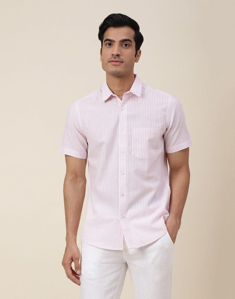 Men Regular Fit Printed Spread Casual Shirt