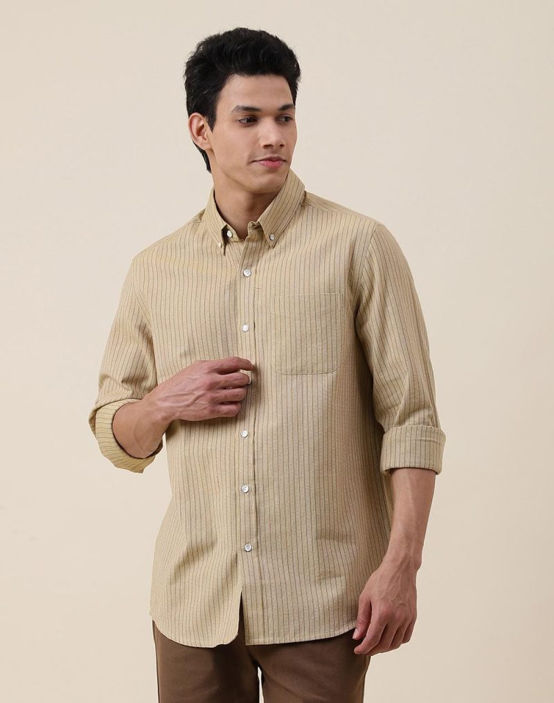 Men Regular Fit Printed Spread Casual Shirt