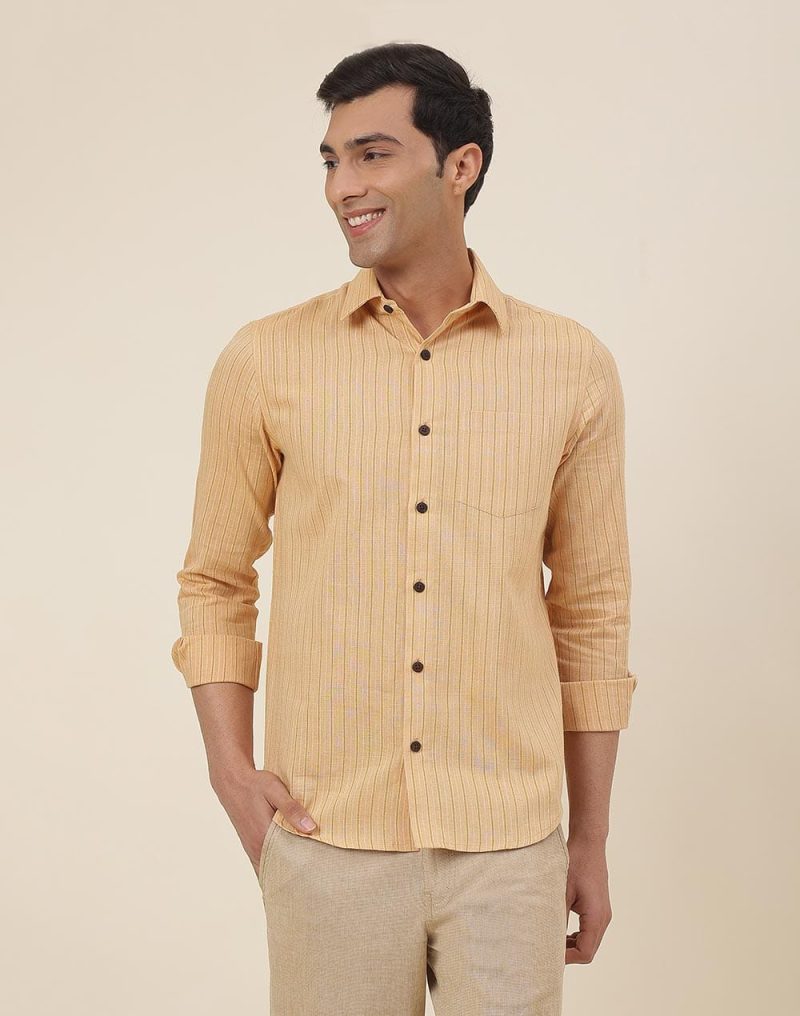 Men Regular Fit Printed Spread Casual Shirt