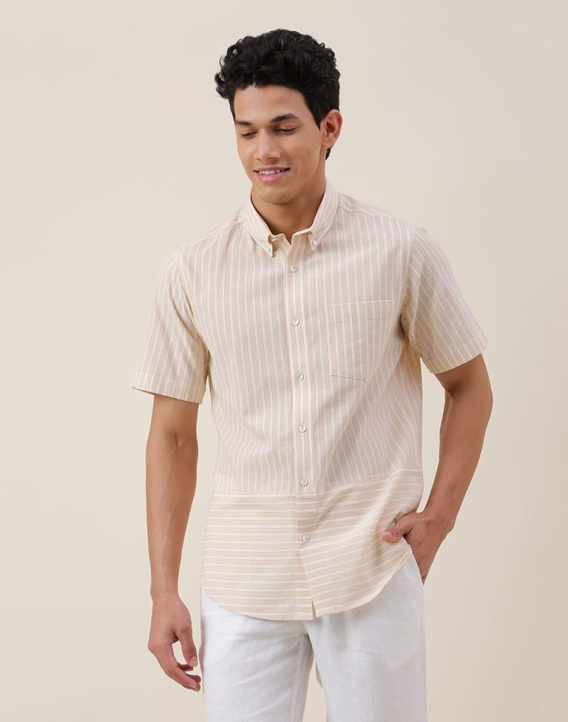 Men Regular Fit Printed Spread Casual Shirt
