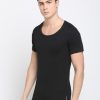 Levi's Men's Round Neck Half Sleeve Thermal Regular Fit Top - Image 3