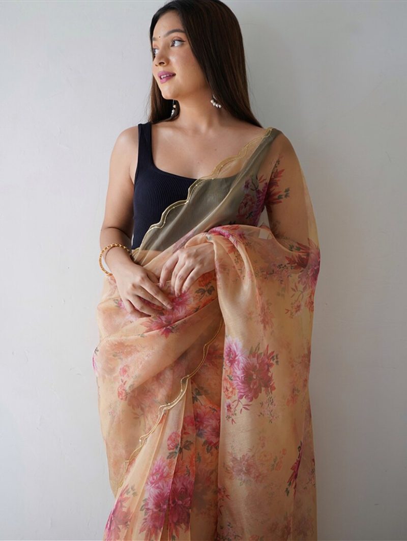 women printed saree - Image 3