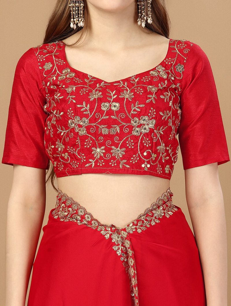 women solid with bordered saree - Image 3